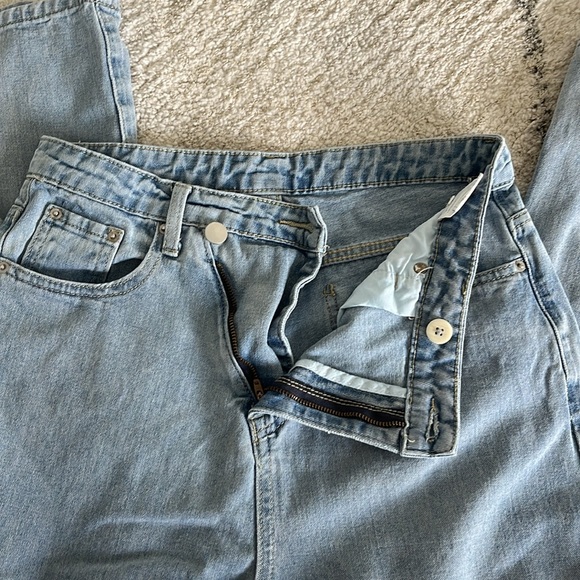 Baggy Wide-Leg Jeans - Picture 5 of 7